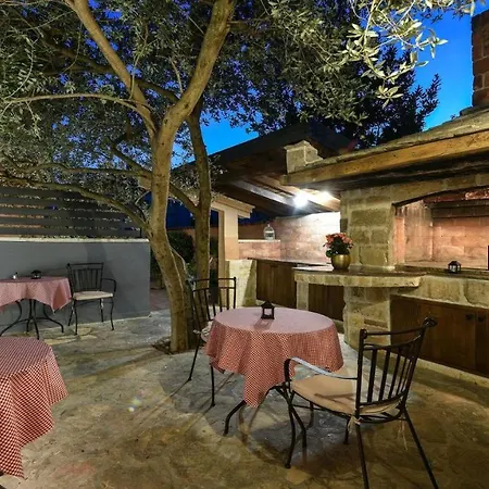 Unique Xxl With Pool And Roof Terrace Вилла *