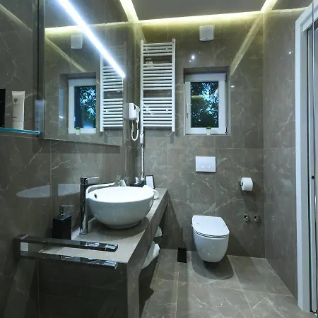 Unique Xxl With Pool And Roof Terrace Задар